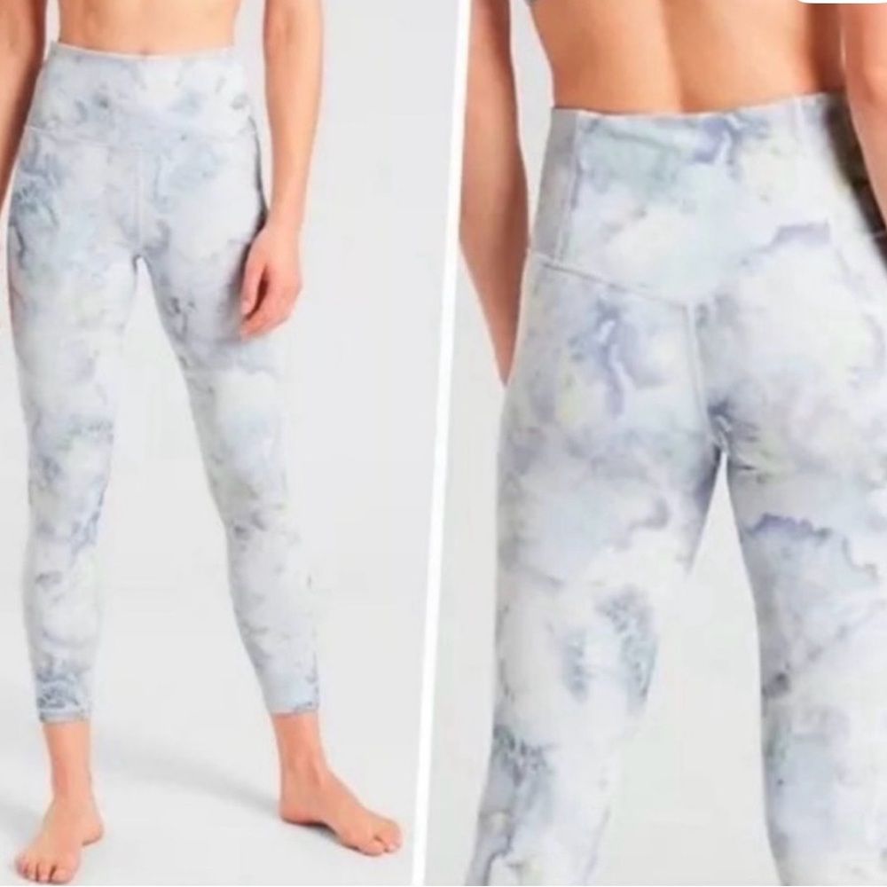 NEW Athleta Elation Snow Dye 7/8 Tight Print Leggings Lavender & White SMALL